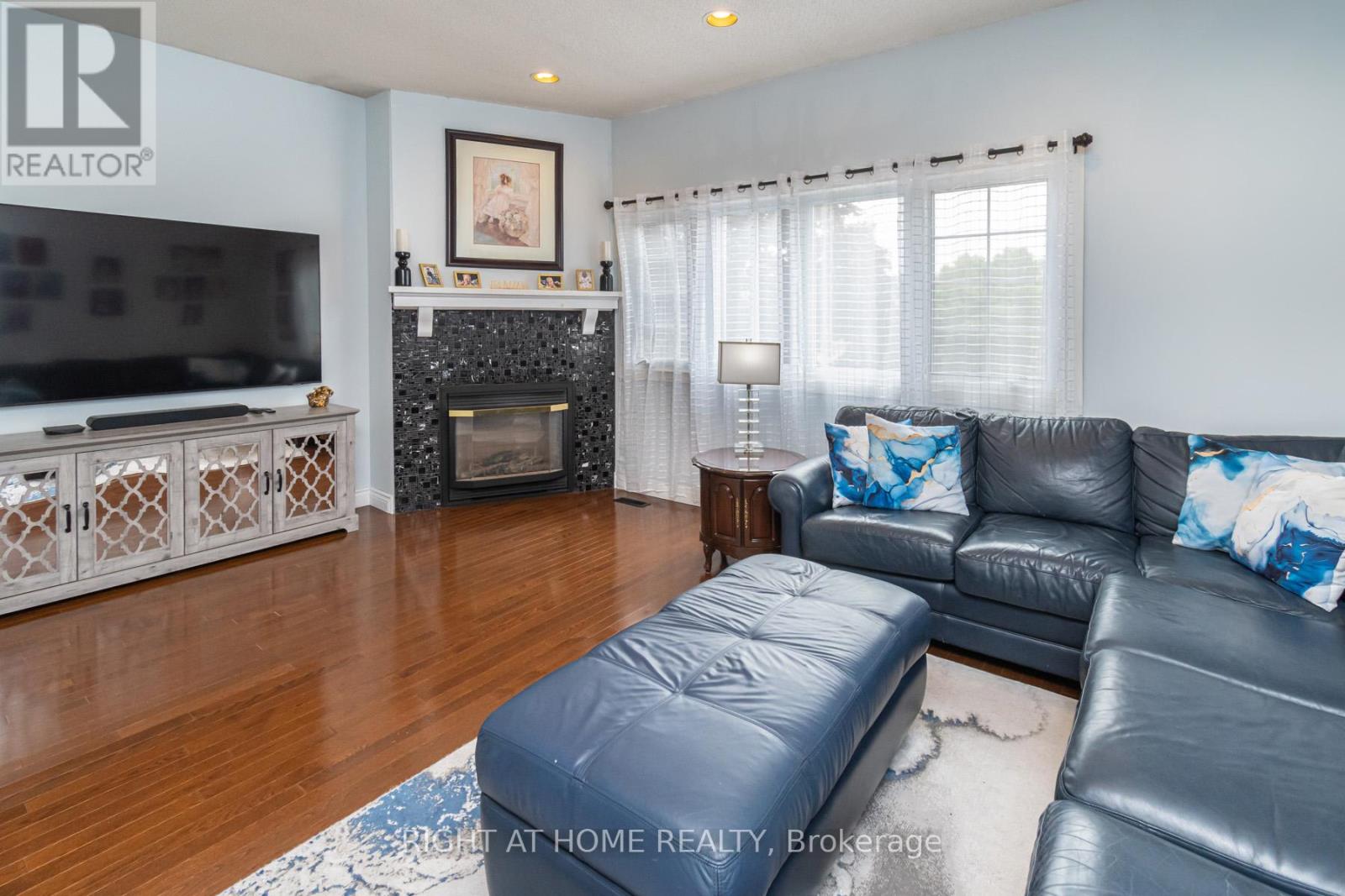 43 Squire Drive, Richmond Hill, Ontario  L4S 1C6 - Photo 6 - N12520144