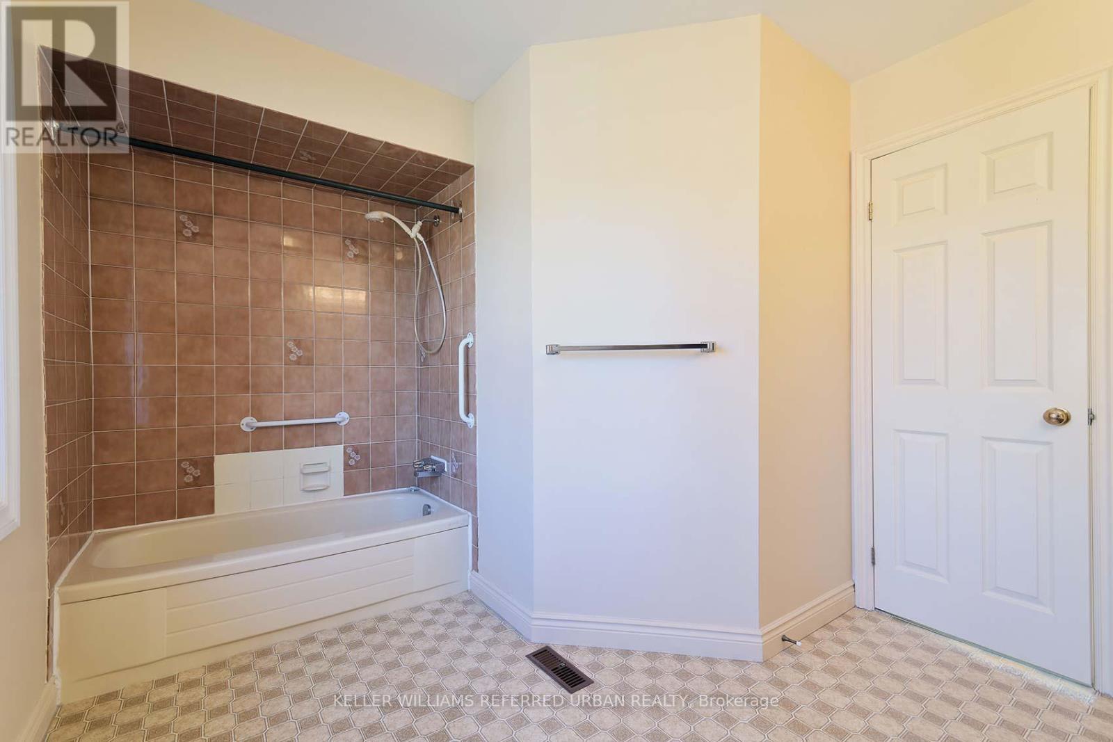 62 Devlin Place, Aurora, Ontario  L4G 5W8 - Photo 19 - N12520152