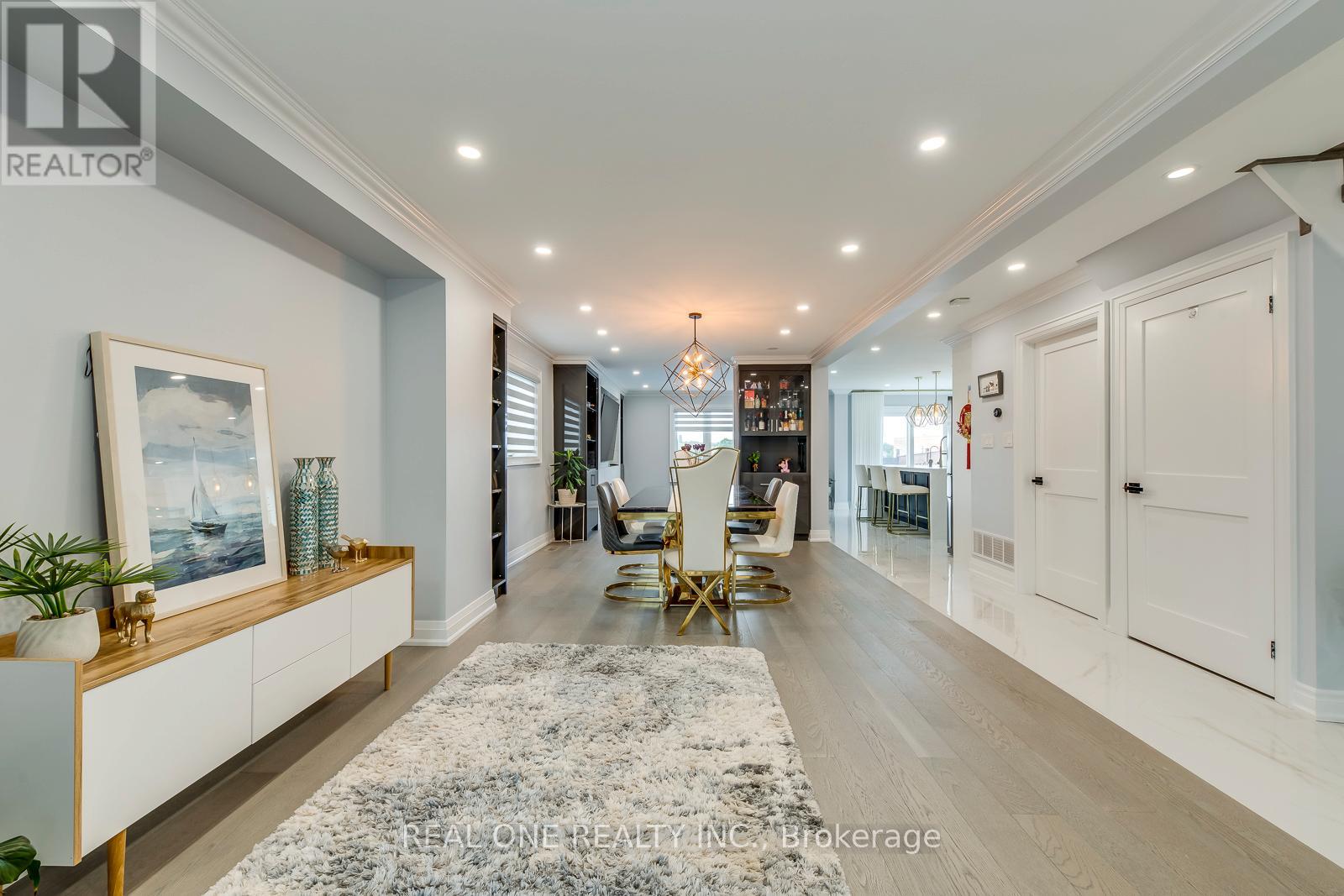 6150 Duford Drive, Mississauga, Ontario  L5V 1A6 - Photo 7 - W12520124