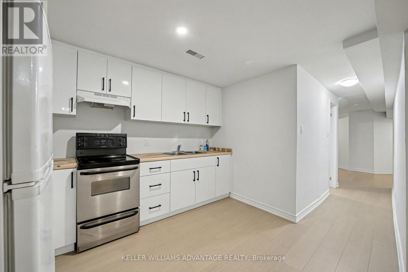 17 James Young Drive, Halton Hills, Ontario  L7G 5S6 - Photo 5 - W12520164