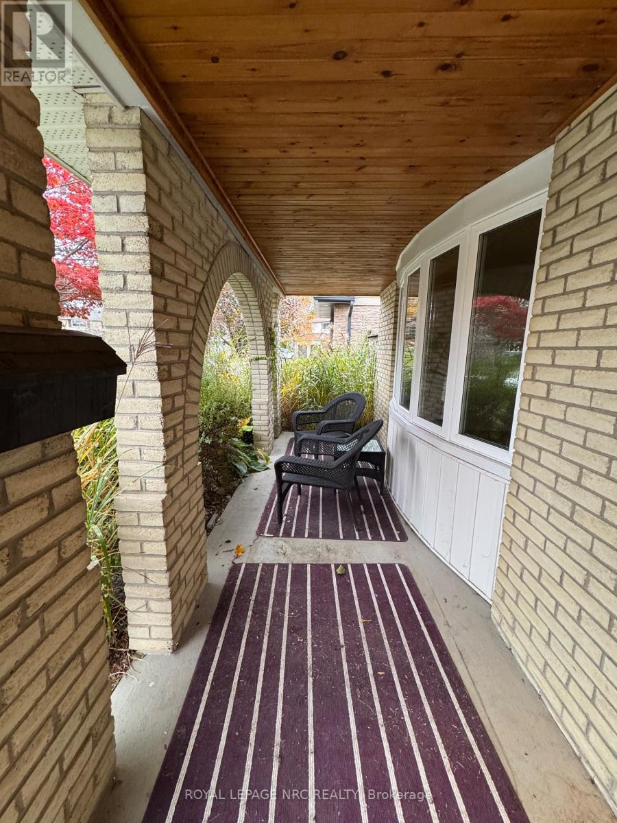 7 Blue Spruce Court, St. Catharines, Ontario L2N 4E6 - Photo 2 - X12519470