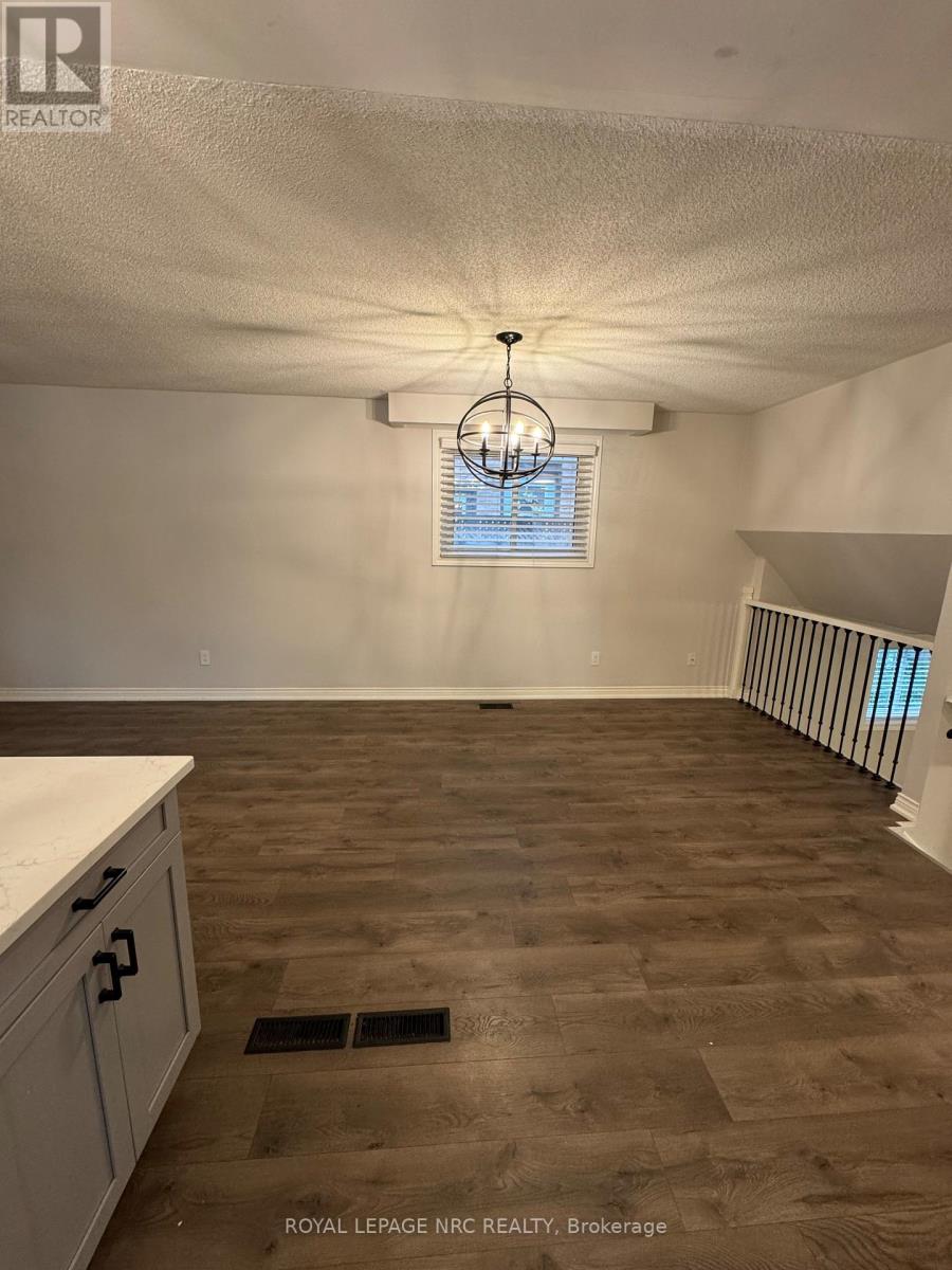 7 Blue Spruce Court, St. Catharines, Ontario L2N 4E6 - Photo 8 - X12519470