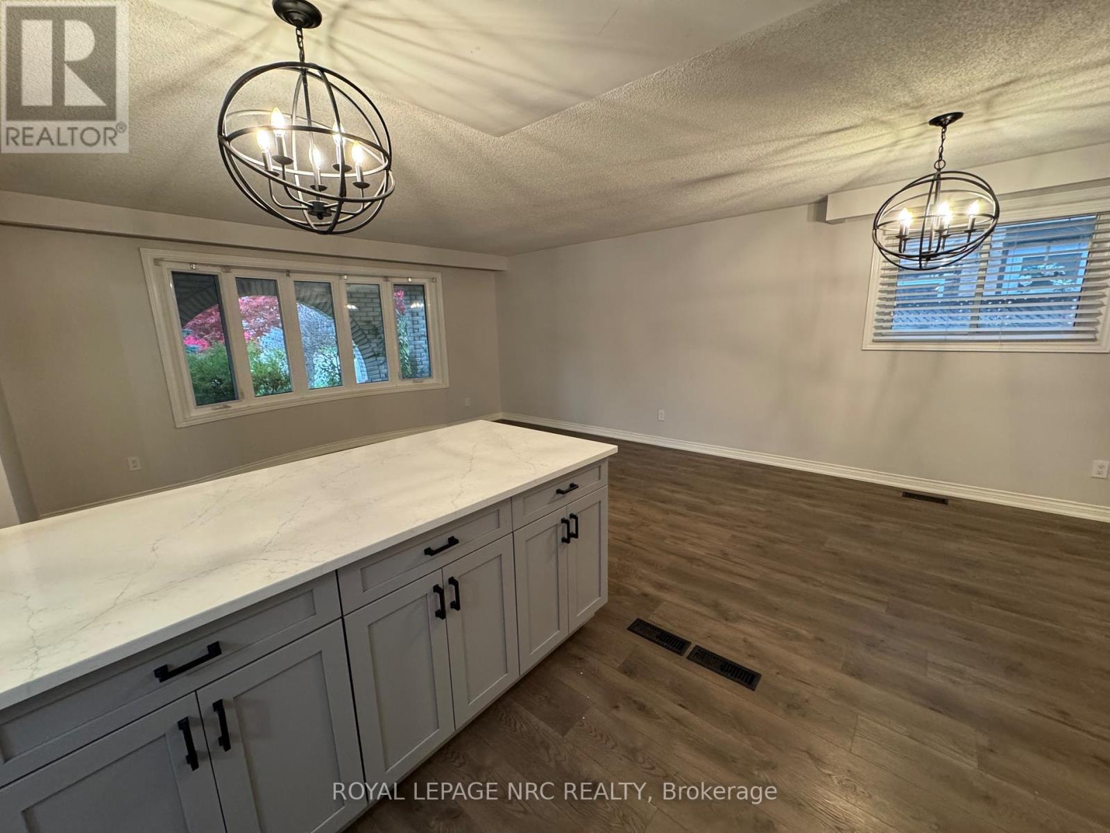 7 Blue Spruce Court, St. Catharines, Ontario L2N 4E6 - Photo 9 - X12519470