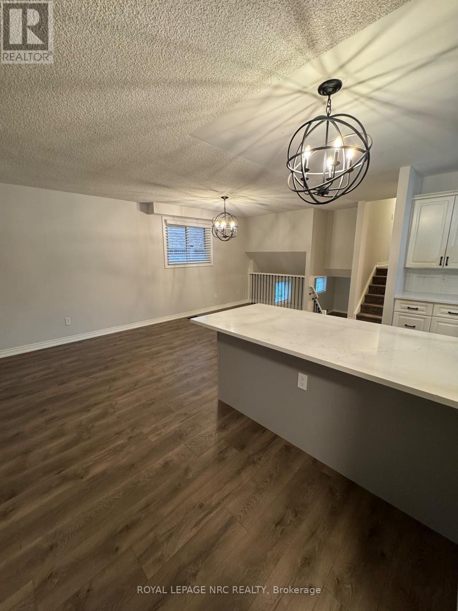 7 Blue Spruce Court, St. Catharines, Ontario L2N 4E6 - Photo 7 - X12519470