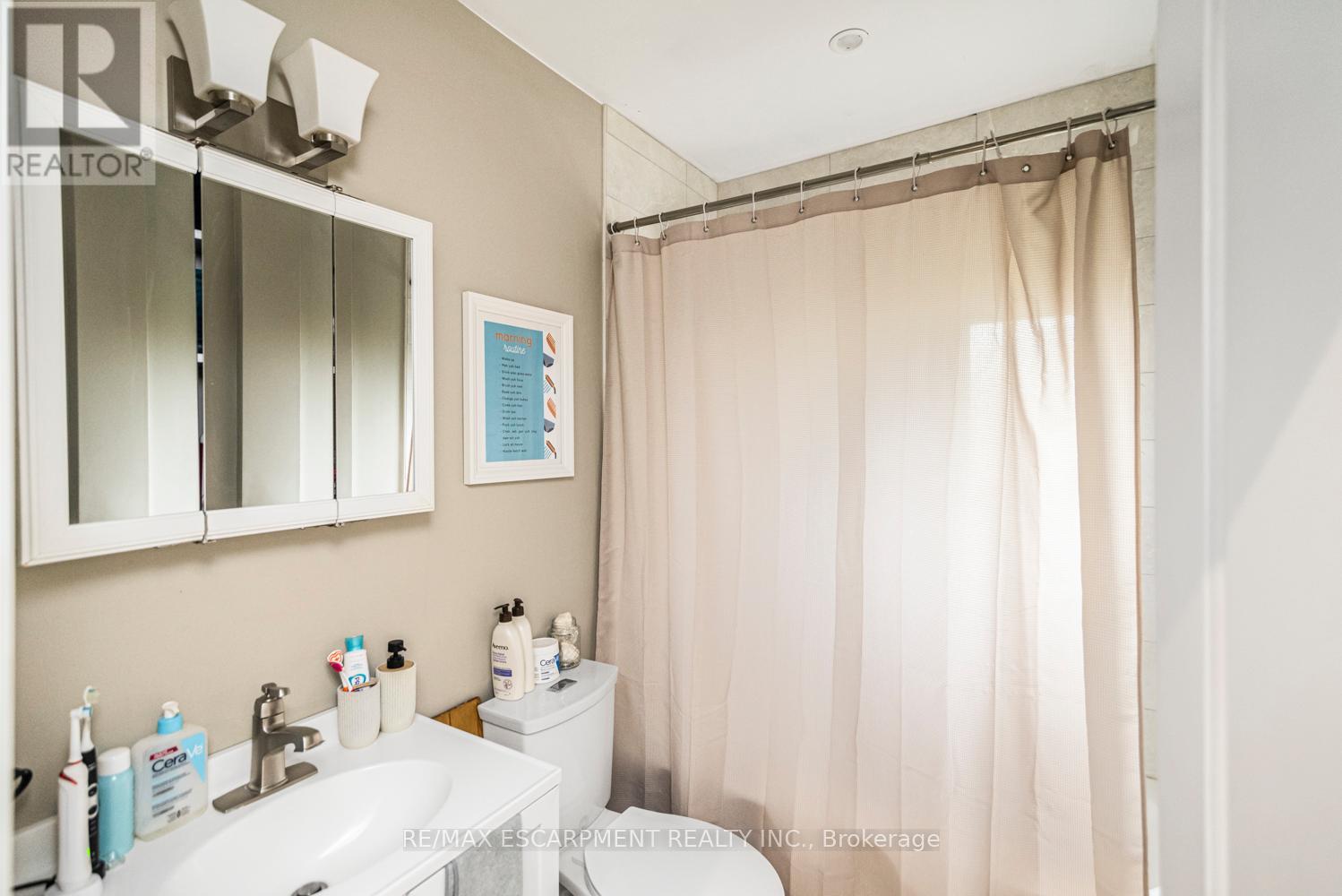 319 Hunter Street W, Hamilton, Ontario  L8P 1S5 - Photo 11 - X12520128