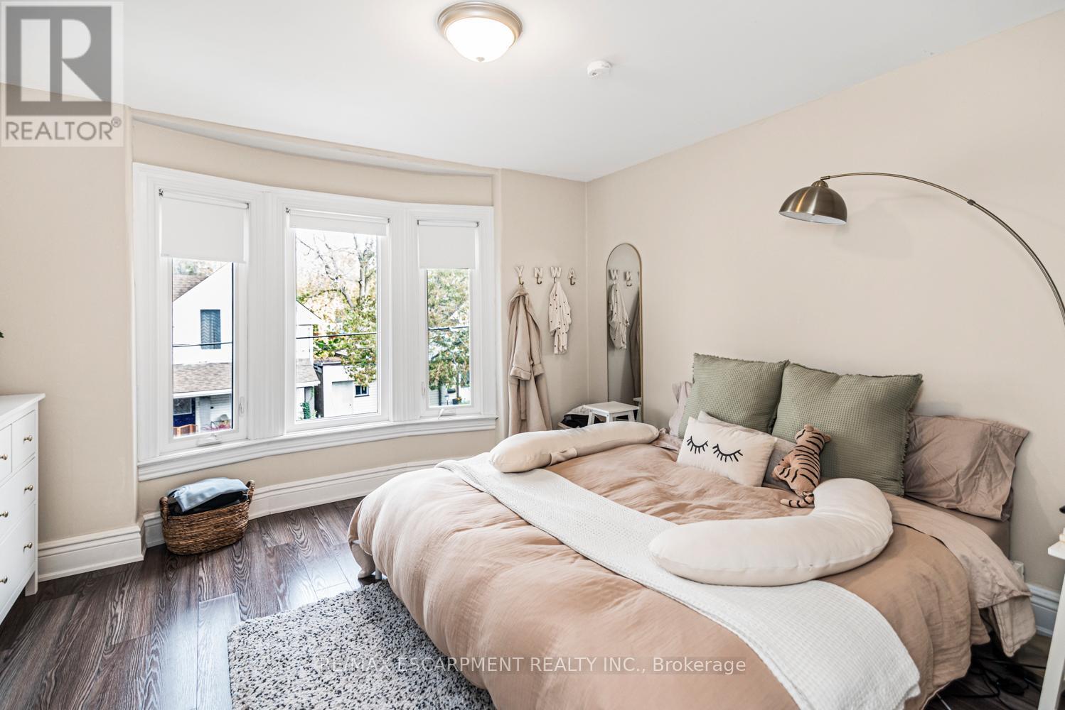 319 Hunter Street W, Hamilton, Ontario  L8P 1S5 - Photo 9 - X12520128