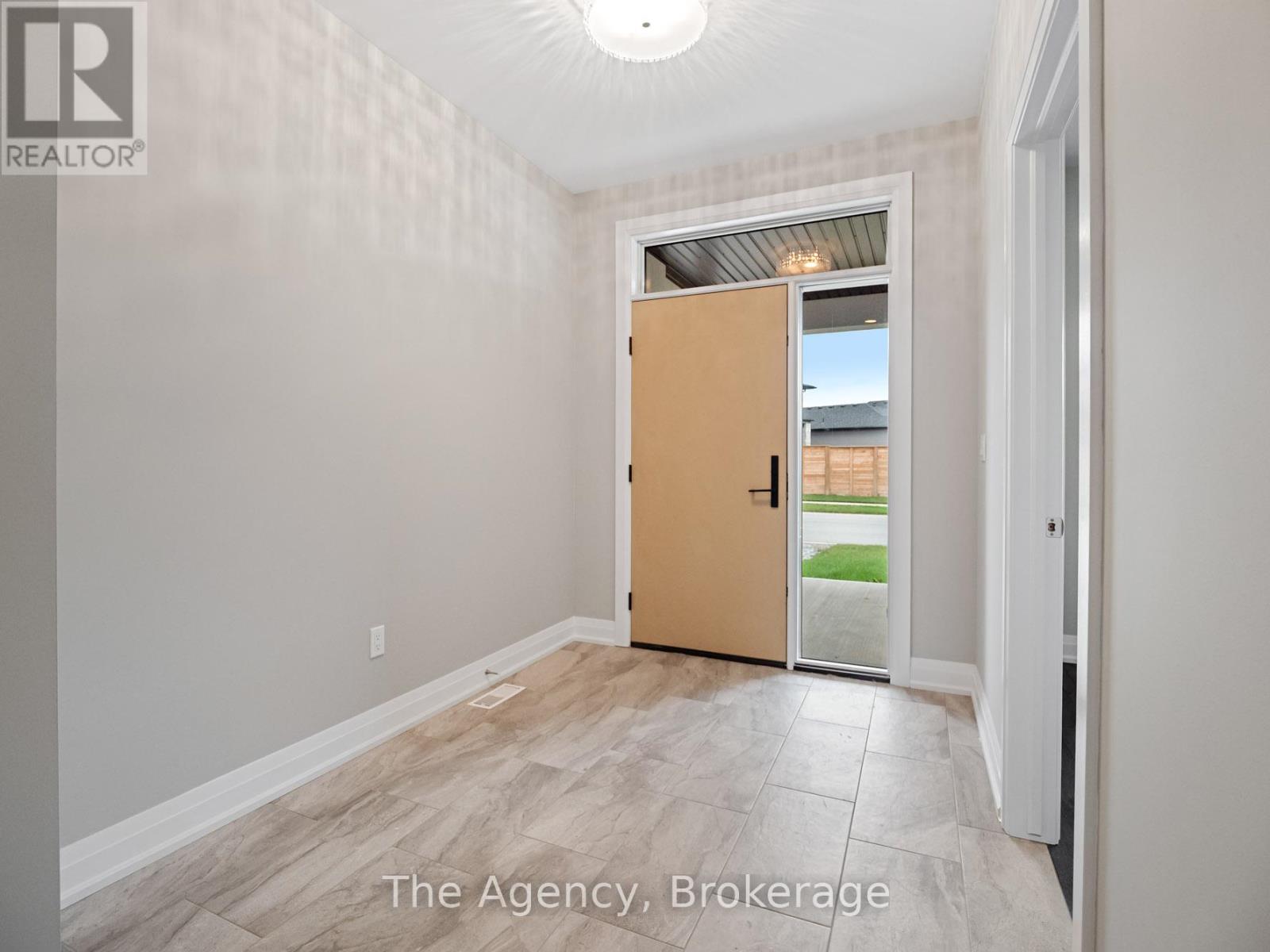 149 Willowbrook Drive, Welland, Ontario  L3C 0G2 - Photo 5 - X12520182