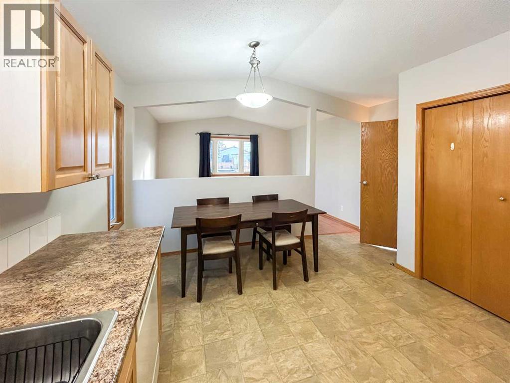 74, 4802 54 Avenue, Camrose, Alberta  T4V 3A5 - Photo 4 - A2267573