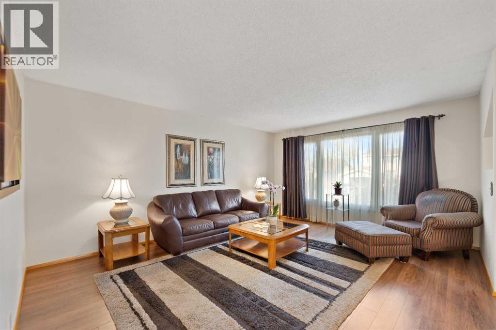 103 Abadan Crescent Ne, Calgary, Alberta  T2A 6P1 - Photo 9 - A2263640