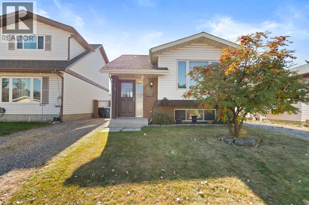 Property at 103 Abadan Crescent NE image 2