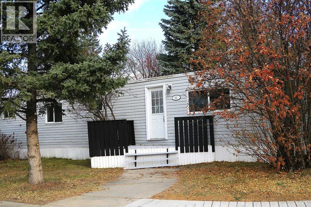 901 Briarwood Crescent, Strathmore, Alberta  T1P 1E7 - Photo 2 - A2266636