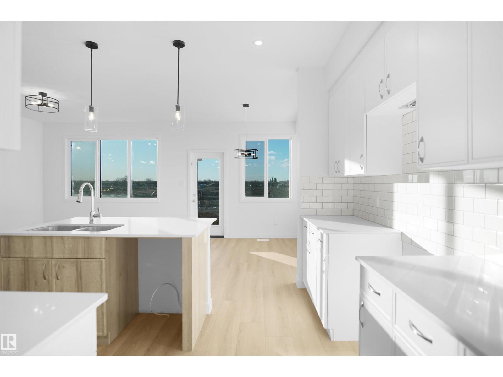 7243 182 Av Nw, Edmonton, Alberta  T5Y 4B7 - Photo 9 - E4465033