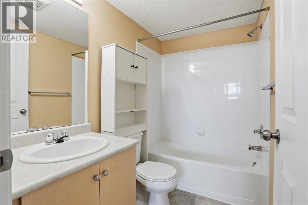 3318, 10 Prestwick Bay Se, Calgary, Alberta  T2Z 0B5 - Photo 14 - A2252158