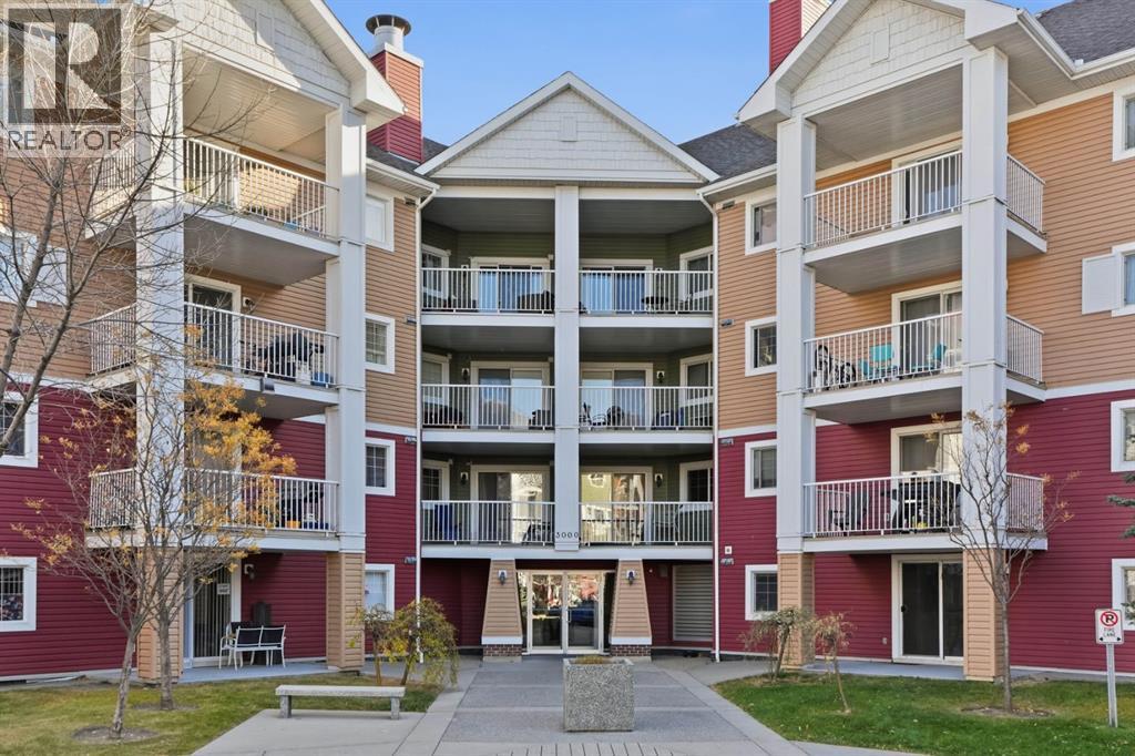 Property at 3318, 10 Prestwick Bay SE image 3