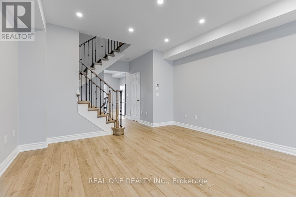 42 Beehive Lane, Markham, Ontario L6E 0K6 - Photo 4 - N12520186