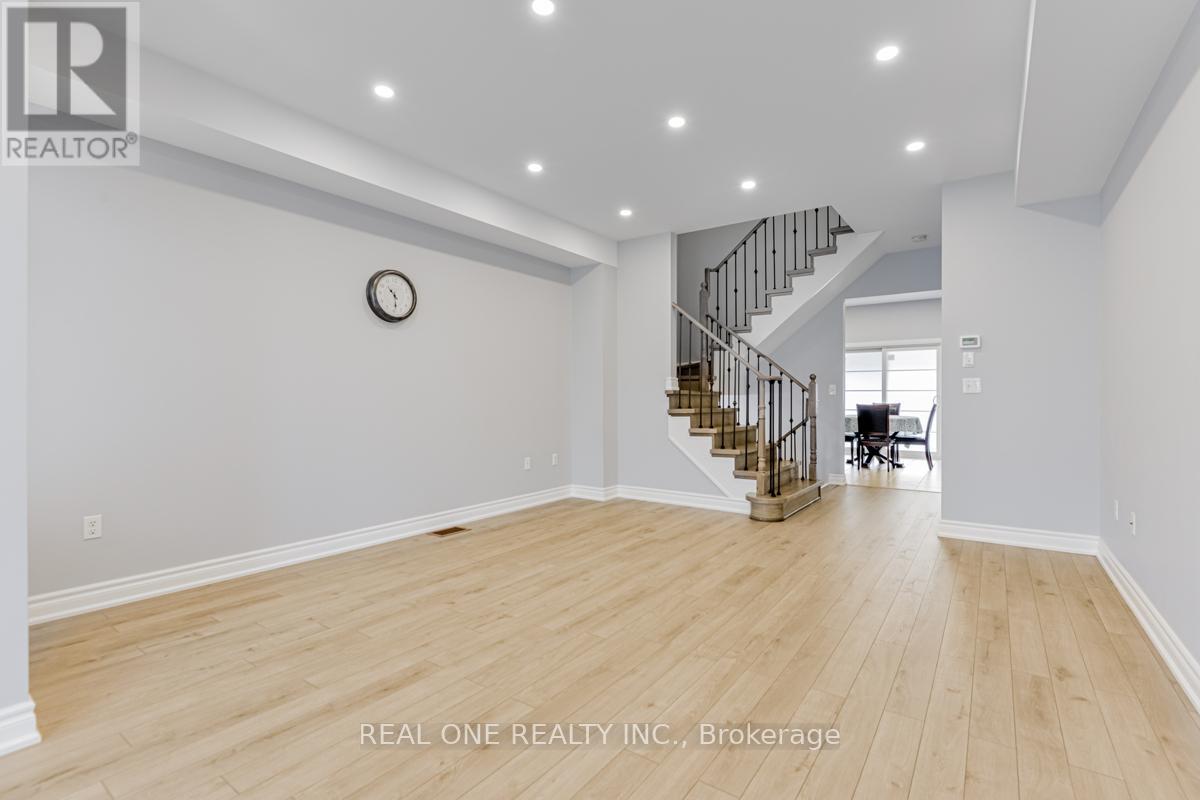 42 Beehive Lane, Markham, Ontario L6E 0K6 - Photo 5 - N12520186