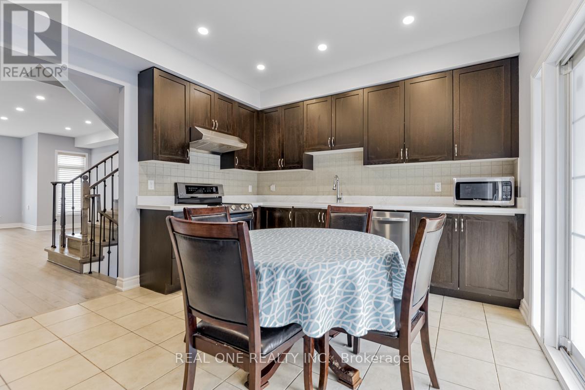 42 Beehive Lane, Markham, Ontario L6E 0K6 - Photo 8 - N12520186