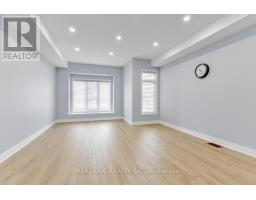 42 BEEHIVE LANE, Markham, Ontario