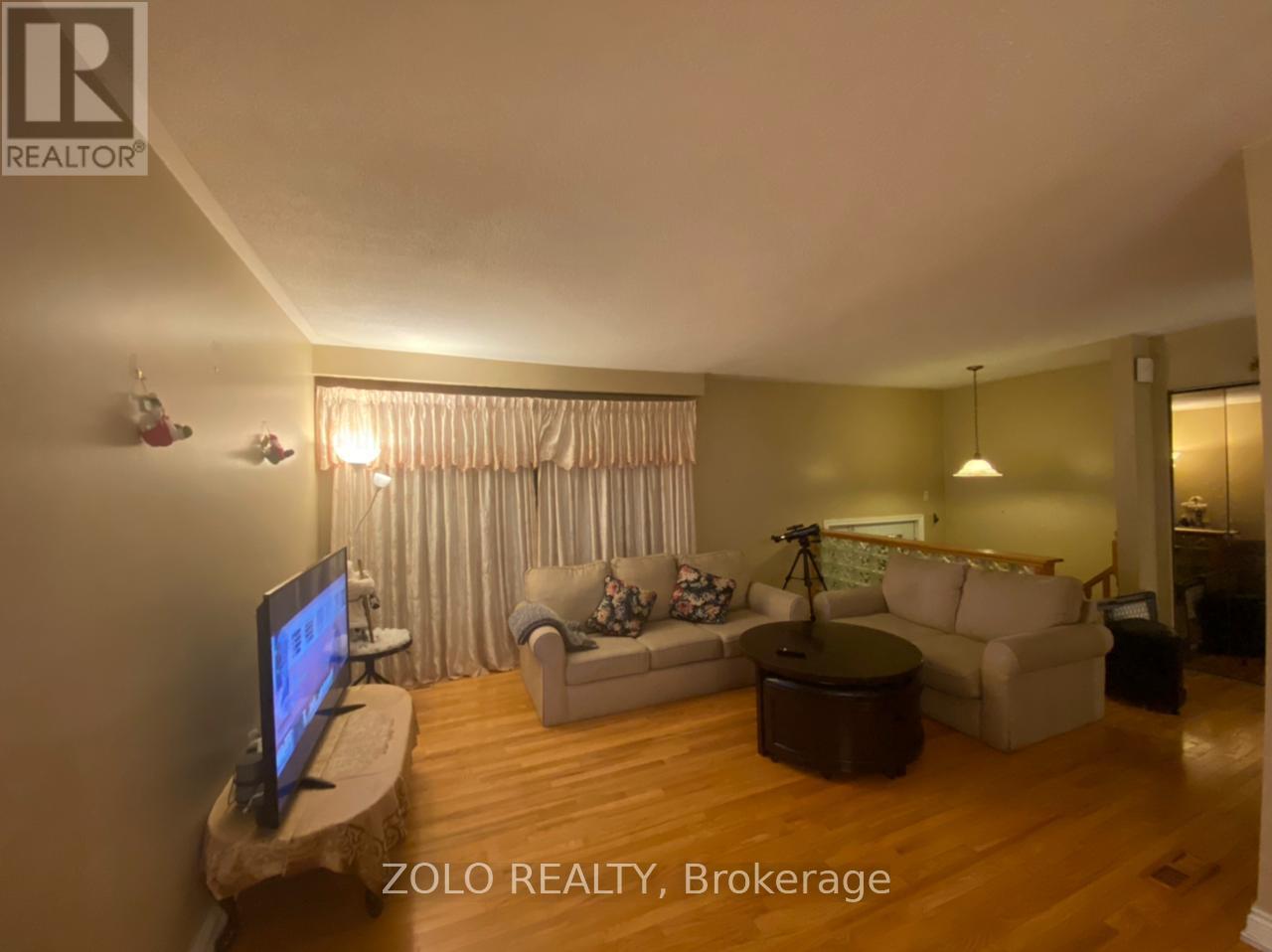 656 Abana Road, Mississauga, Ontario  L5A 1H4 - Photo 12 - W12520178