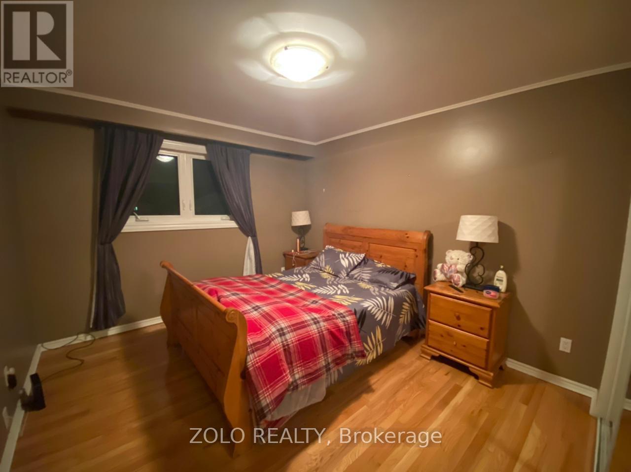 656 Abana Road, Mississauga, Ontario  L5A 1H4 - Photo 16 - W12520178