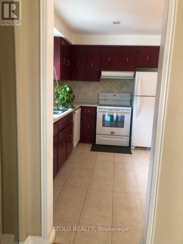 656 Abana Road, Mississauga, Ontario  L5A 1H4 - Photo 19 - W12520178