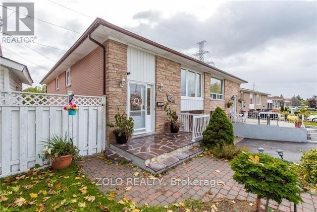 656 Abana Road, Mississauga, Ontario  L5A 1H4 - Photo 2 - W12520178