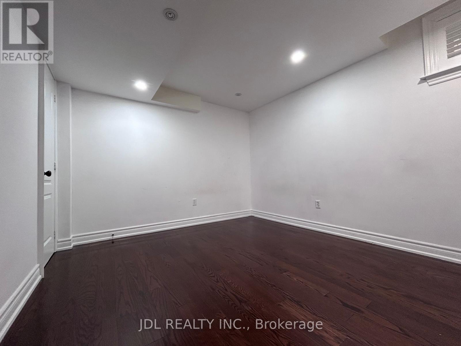 Walk Out Basement - 36 Santa Amato Crescent, Vaughan, Ontario L4J 0E9 - Photo 6 - N12514418