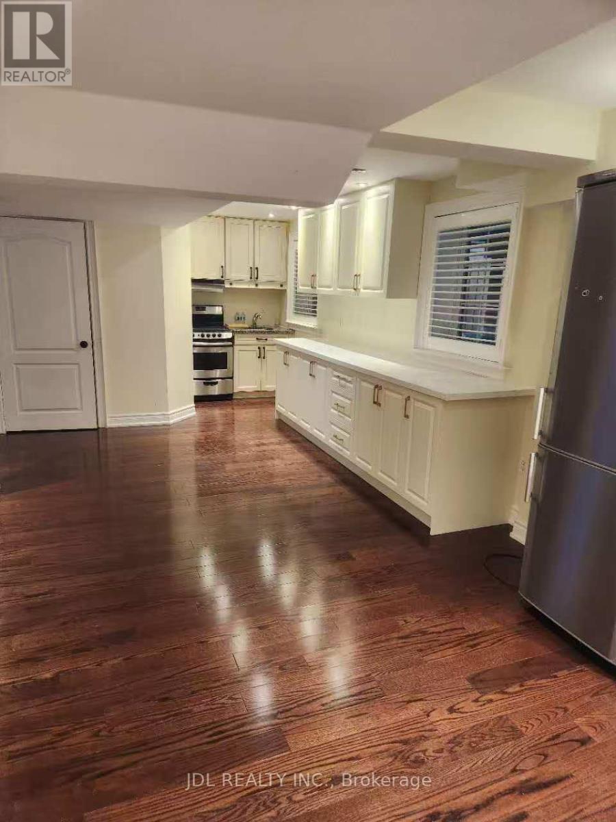 Walk Out Basement - 36 Santa Amato Crescent, Vaughan, Ontario L4J 0E9 - Photo 5 - N12514418