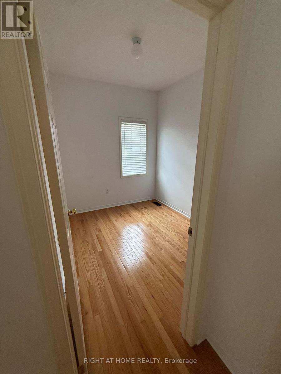 71 Ness Drive, Richmond Hill, Ontario  L4K 0K5 - Photo 9 - N12482614