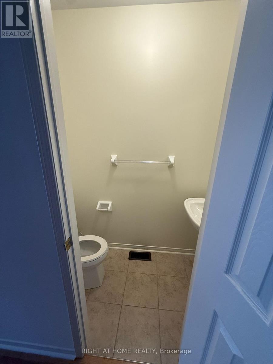 71 Ness Drive, Richmond Hill, Ontario  L4K 0K5 - Photo 10 - N12482614