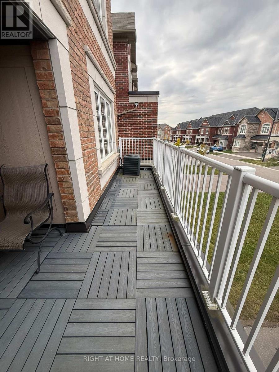 71 Ness Drive, Richmond Hill, Ontario  L4K 0K5 - Photo 11 - N12482614