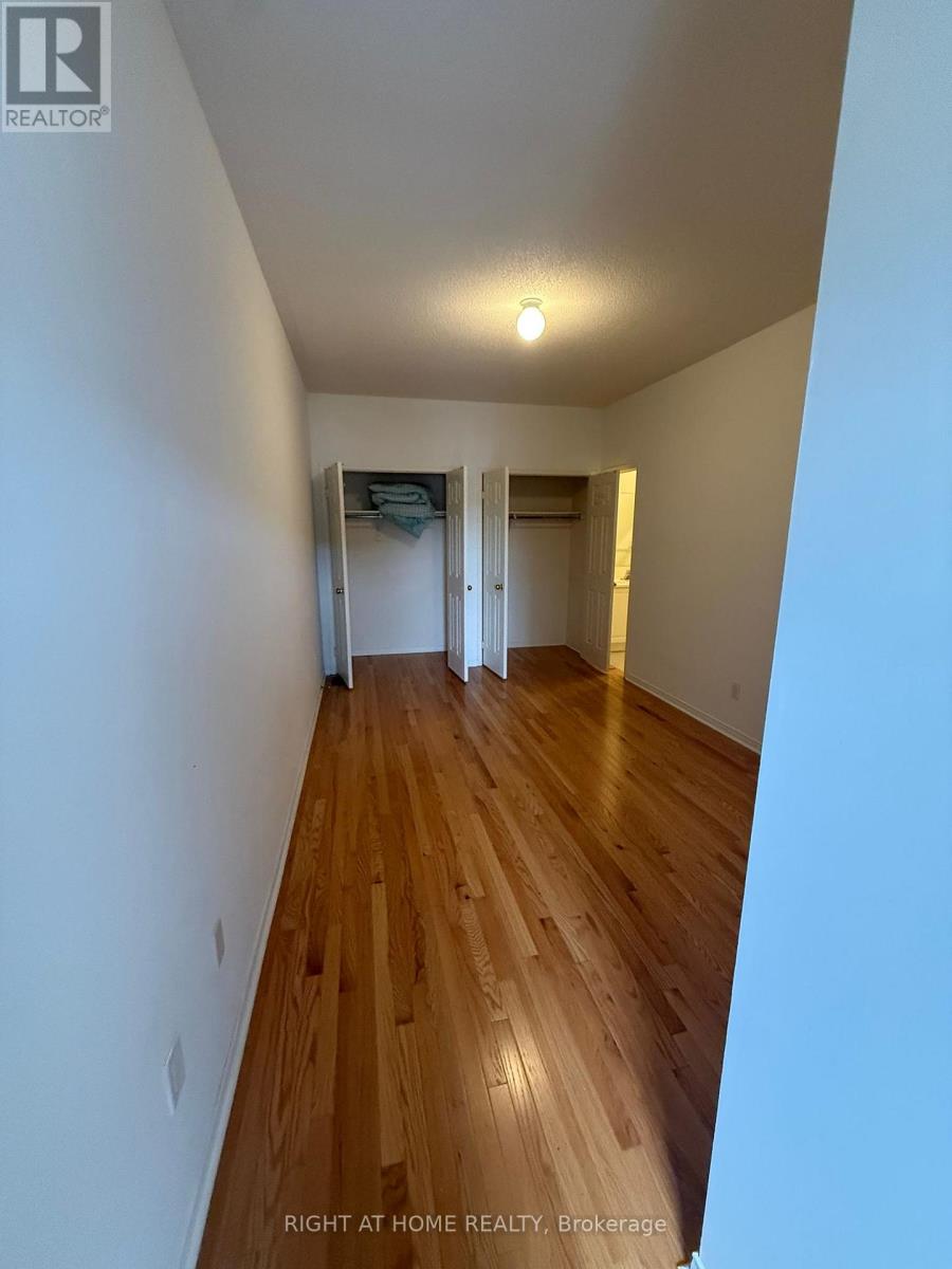 71 Ness Drive, Richmond Hill, Ontario  L4K 0K5 - Photo 6 - N12482614