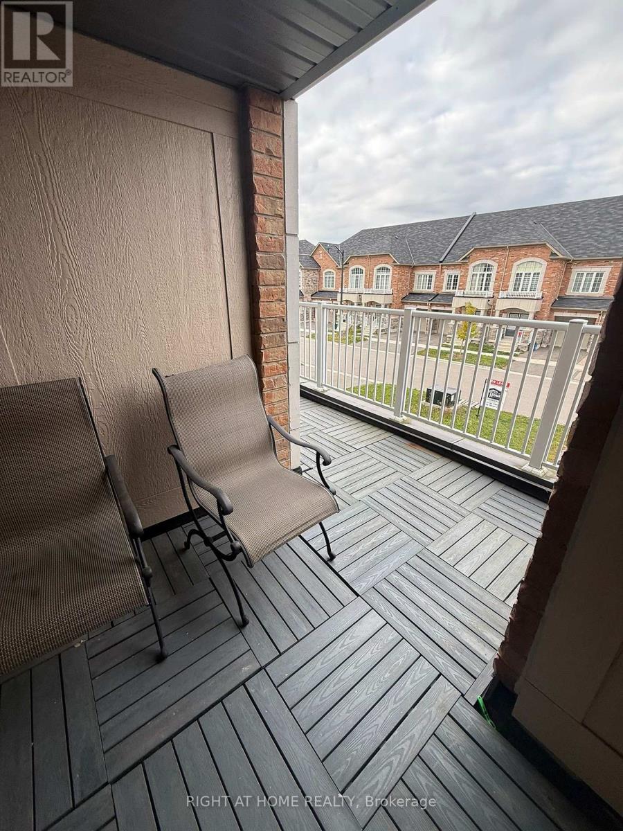 71 Ness Drive, Richmond Hill, Ontario  L4K 0K5 - Photo 12 - N12482614