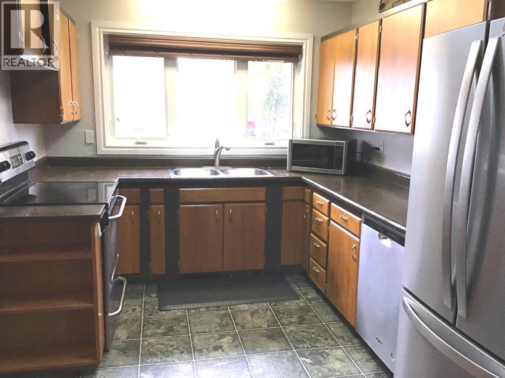 16 Mcleod Drive, Whitecourt, Alberta  T7S 1H4 - Photo 7 - A2262674