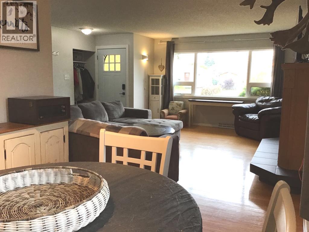 16 Mcleod Drive, Whitecourt, Alberta  T7S 1H4 - Photo 4 - A2262674