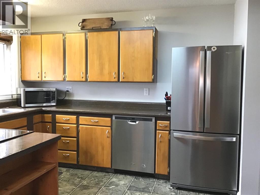 16 Mcleod Drive, Whitecourt, Alberta  T7S 1H4 - Photo 8 - A2262674