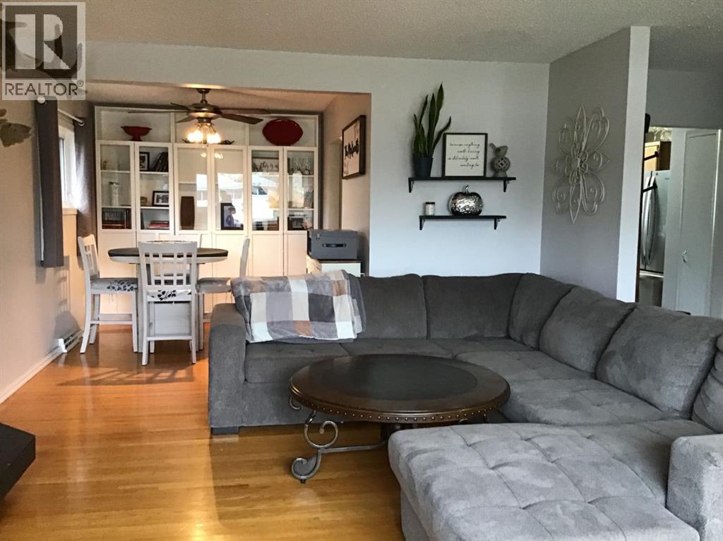 16 Mcleod Drive, Whitecourt, Alberta  T7S 1H4 - Photo 2 - A2262674