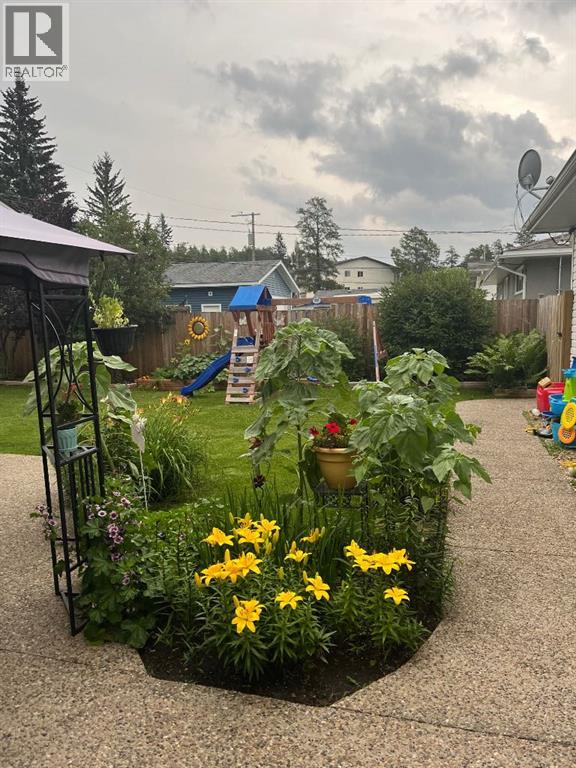 16 Mcleod Drive, Whitecourt, Alberta  T7S 1H4 - Photo 45 - A2262674