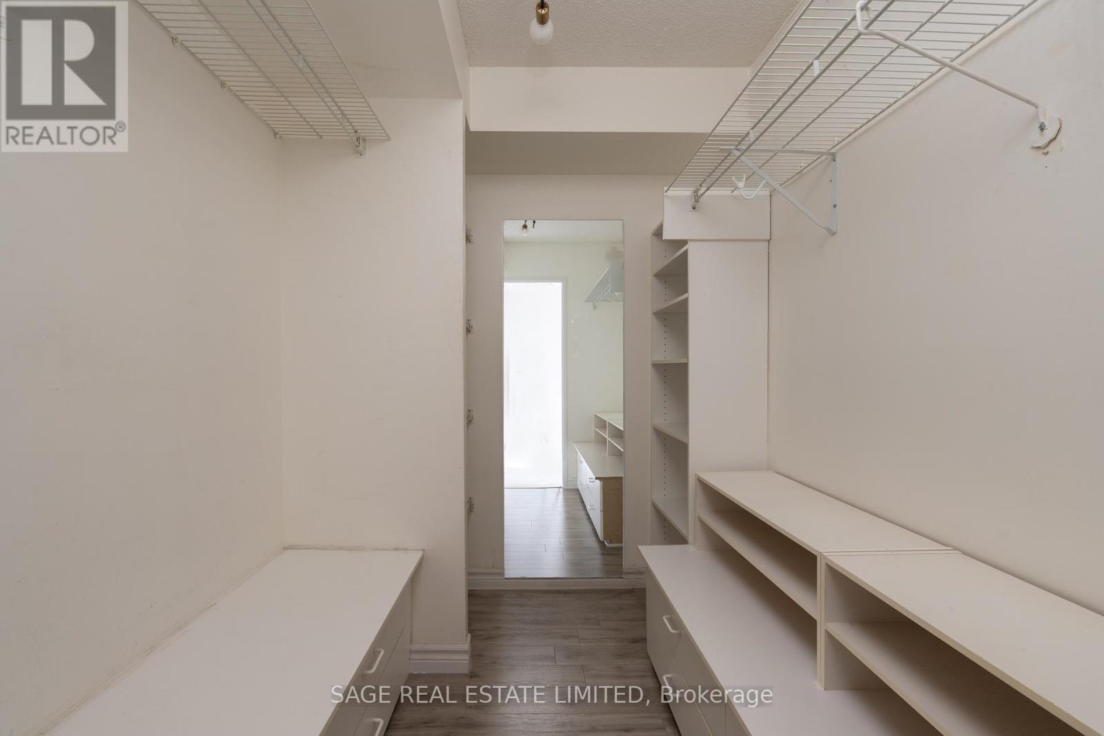 1002 - 30 Harding Boulevard, Richmond Hill, Ontario  L4C 9M3 - Photo 9 - N12474316