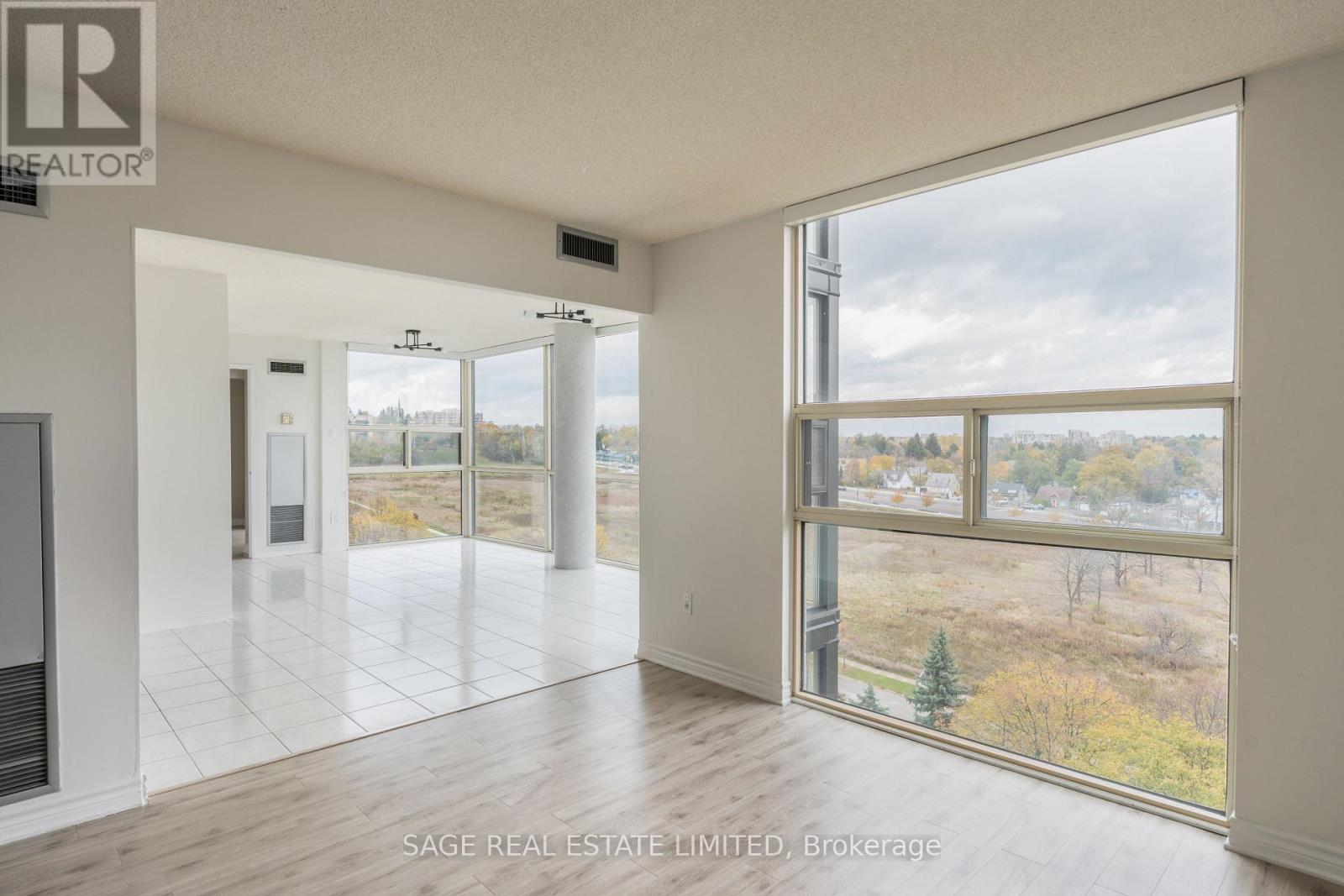 1002 - 30 Harding Boulevard, Richmond Hill, Ontario  L4C 9M3 - Photo 4 - N12474316