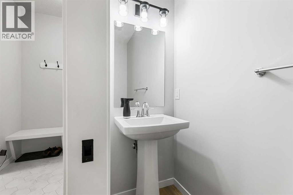 186 West Grove Point Sw, Calgary, Alberta  T3H 1Y7 - Photo 8 - A2260750