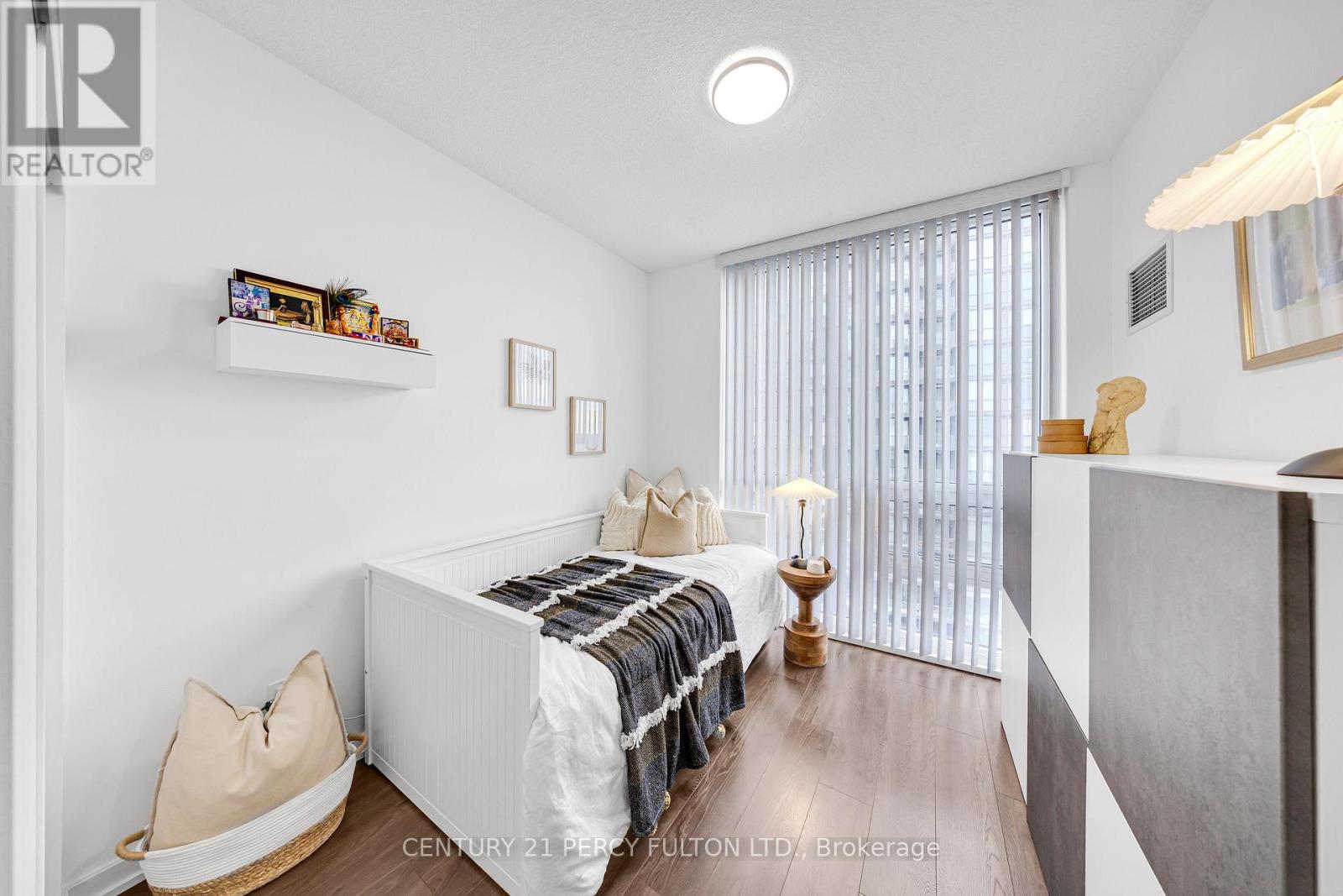 1702 - 50 Forest Manor Road, Toronto, Ontario  M2J 0E3 - Photo 6 - C12520196