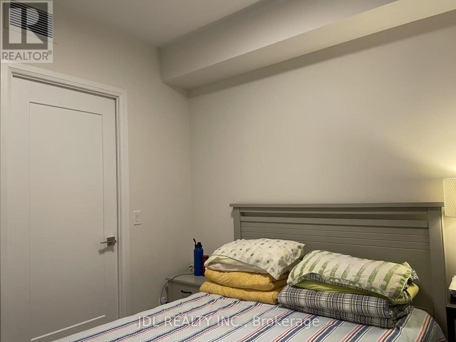 A 1701 - 8 Water Walk Drive, Markham, Ontario  L3R 6L4 - Photo 4 - N12520204