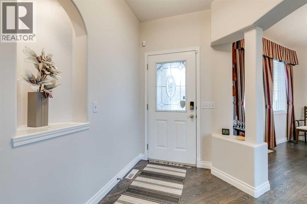 123 Springmere Place, Chestermere, Alberta  T1X 1J2 - Photo 4 - A2269339