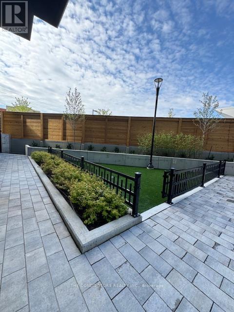 702 - 2300 St. Clair Avenue W, Toronto, Ontario  M6N 0B3 - Photo 32 - W12520202