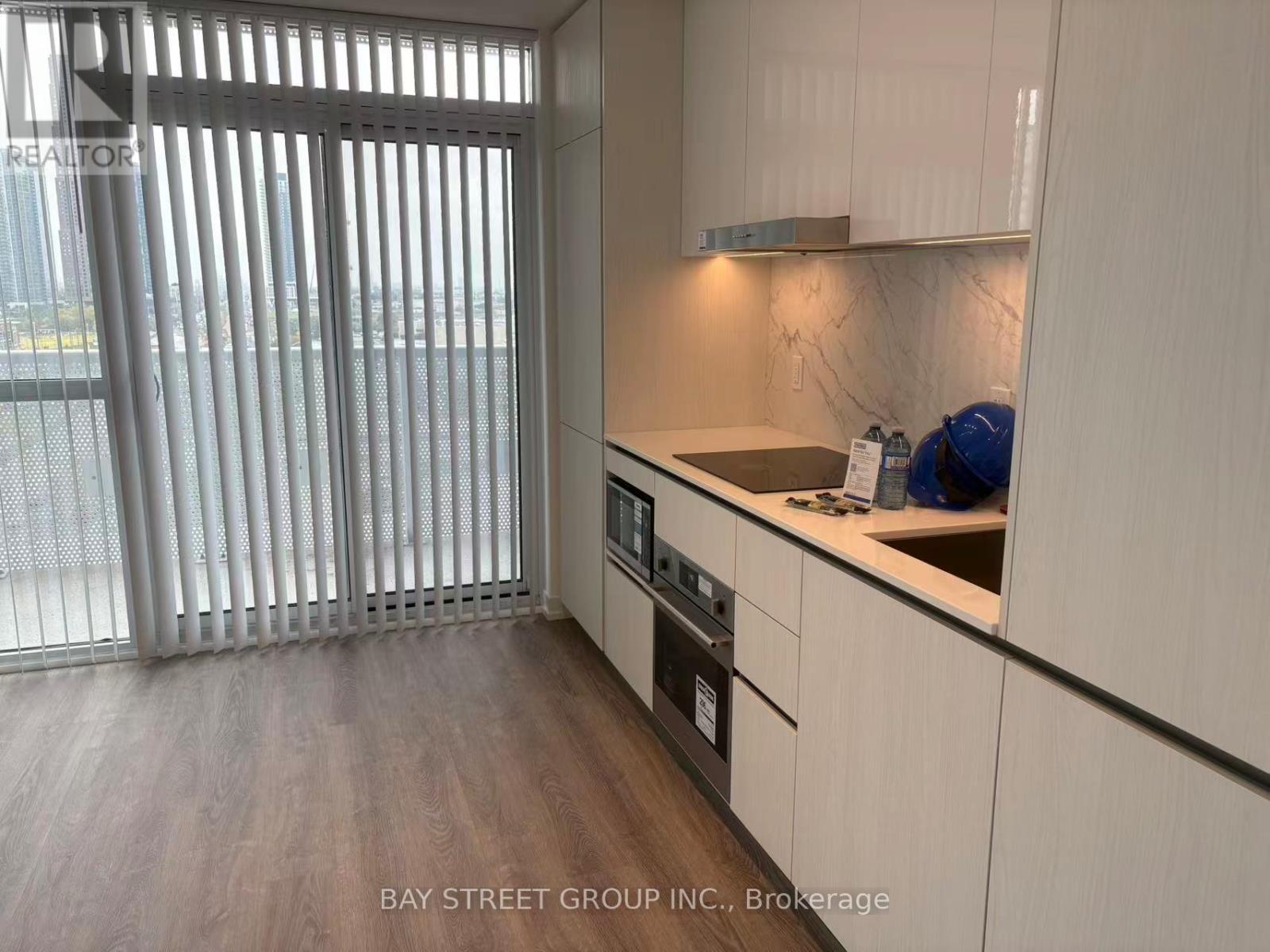 906 - 8 Interchange Way, Vaughan, Ontario L4K 0R2 - Photo 5 - N12520234