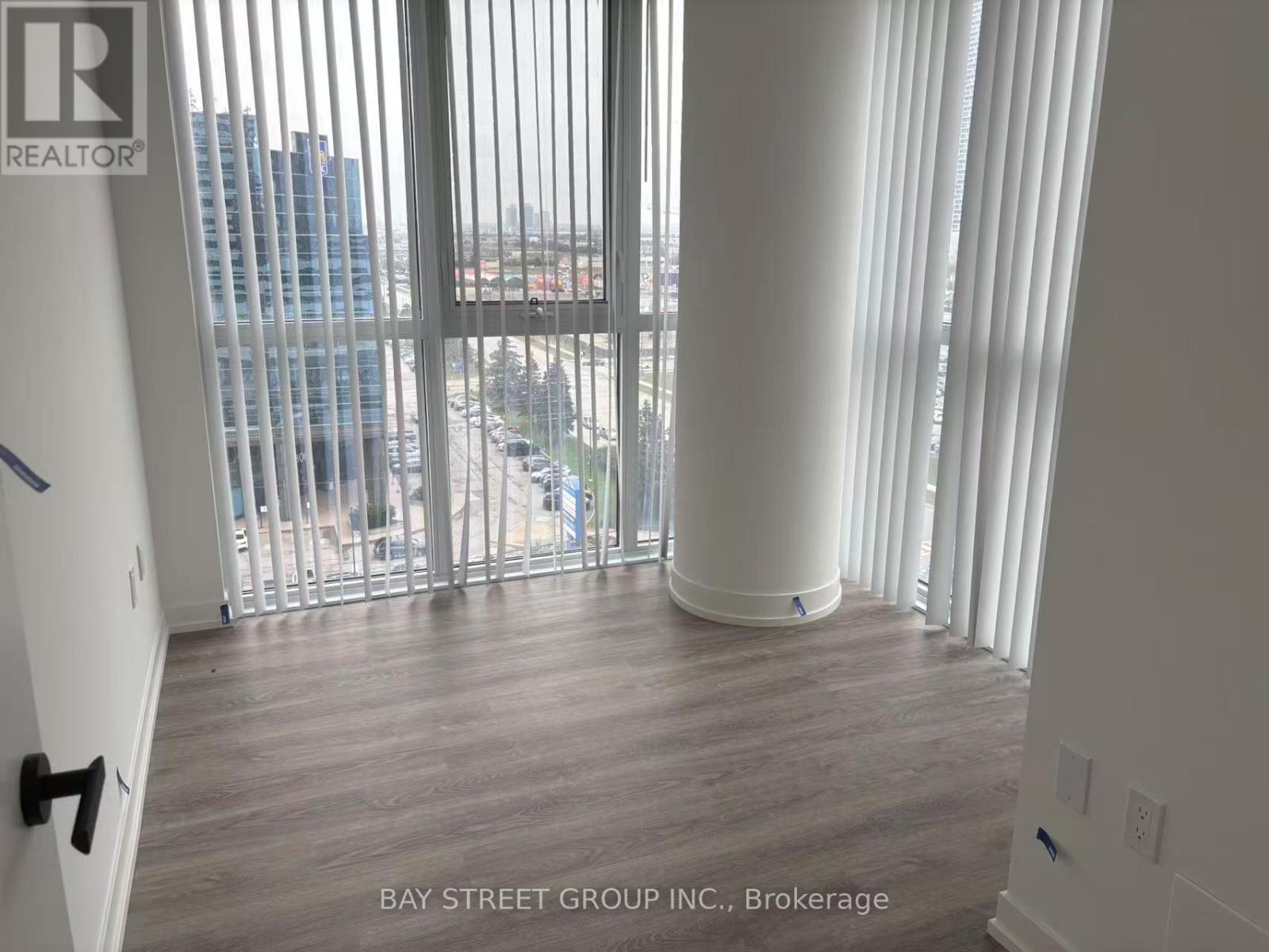 906 - 8 Interchange Way, Vaughan, Ontario L4K 0R2 - Photo 9 - N12520234