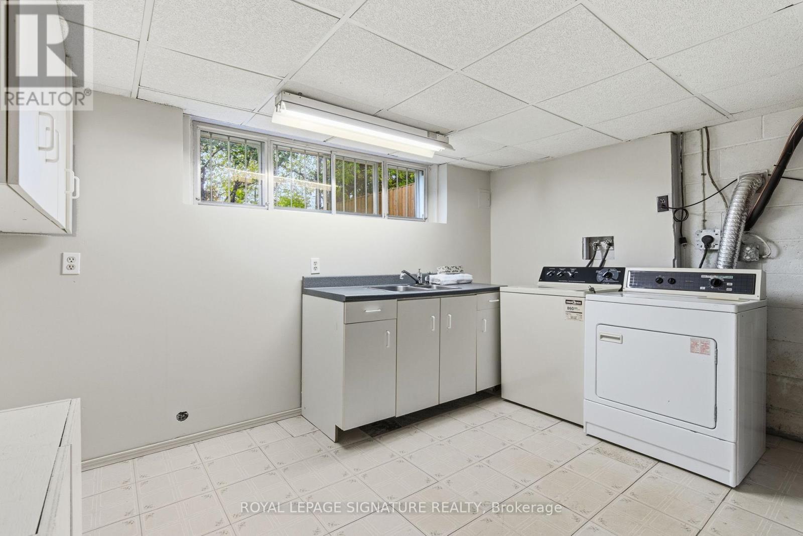 68 Genthorn Avenue, Toronto, Ontario M9W 2S9 - Photo 33 - W12520224