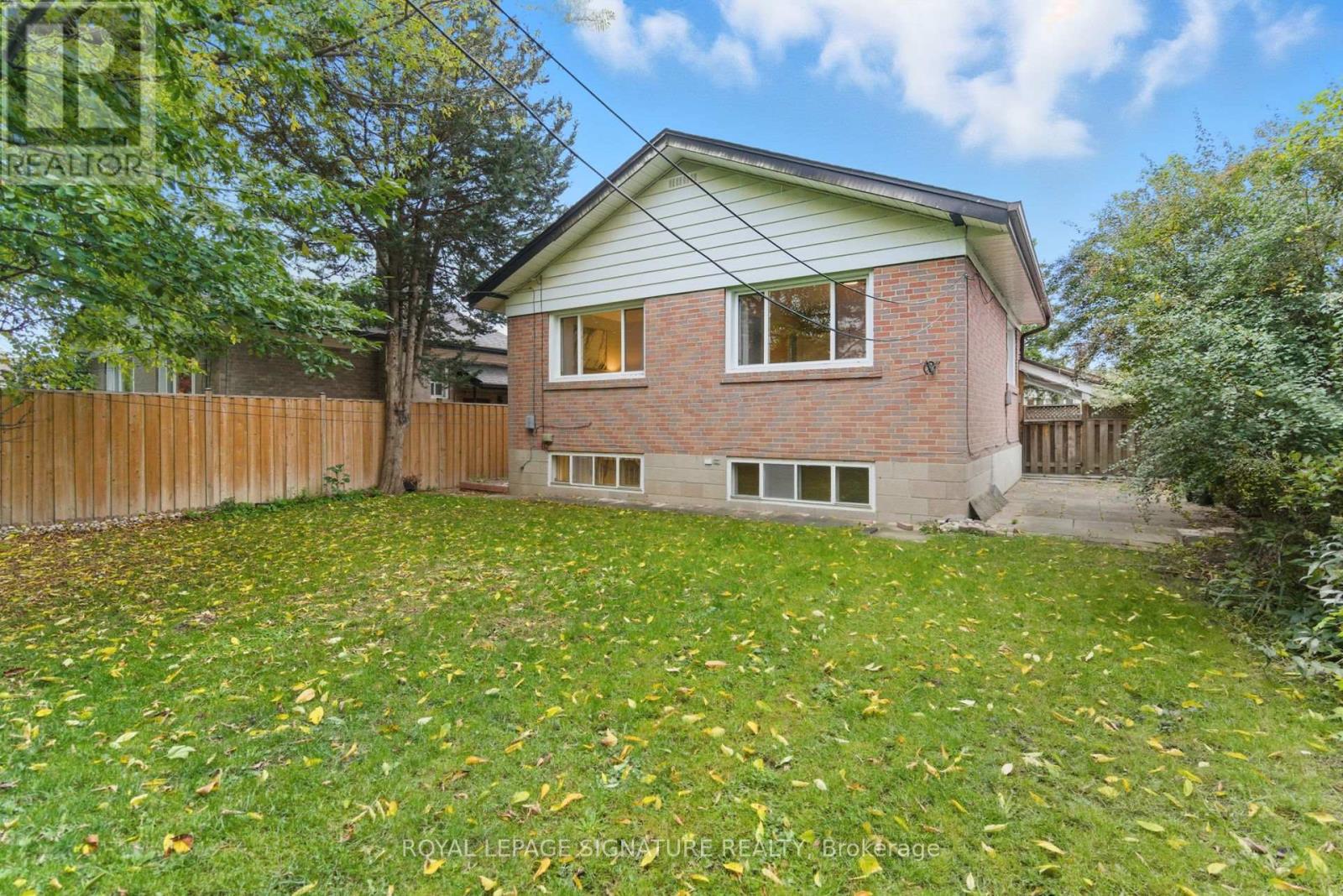 68 Genthorn Avenue, Toronto, Ontario M9W 2S9 - Photo 36 - W12520224