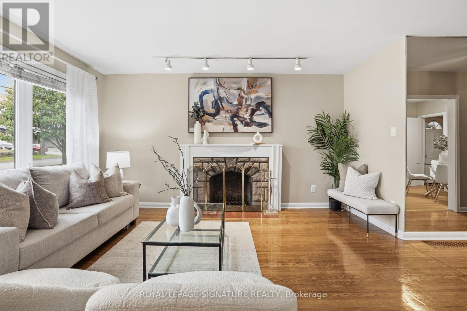 68 Genthorn Avenue, Toronto, Ontario M9W 2S9 - Photo 8 - W12520224